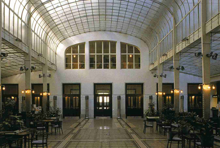 Почтовое отделение австрийского Сберегательного банка в Вене.1906г.